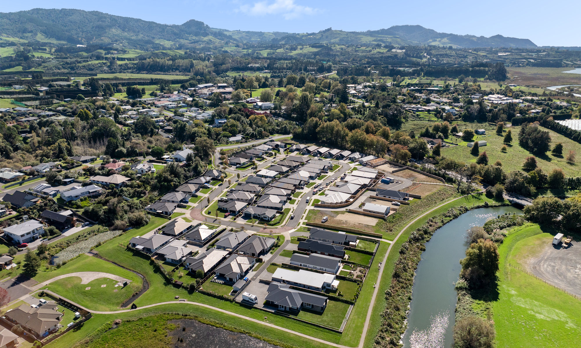 Highfields Crossing, Katikati